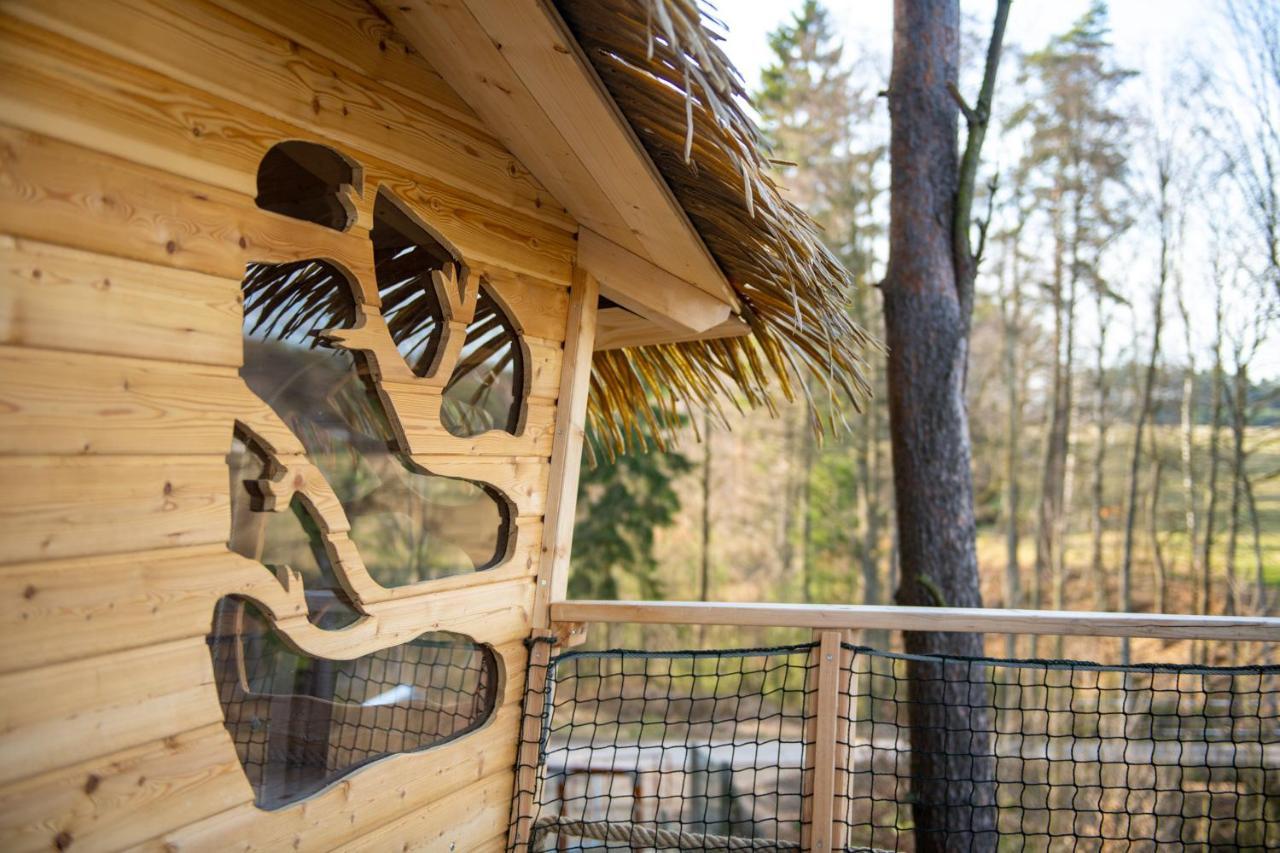 Hotel Treehouse U Rybnika Osecna Exterior foto