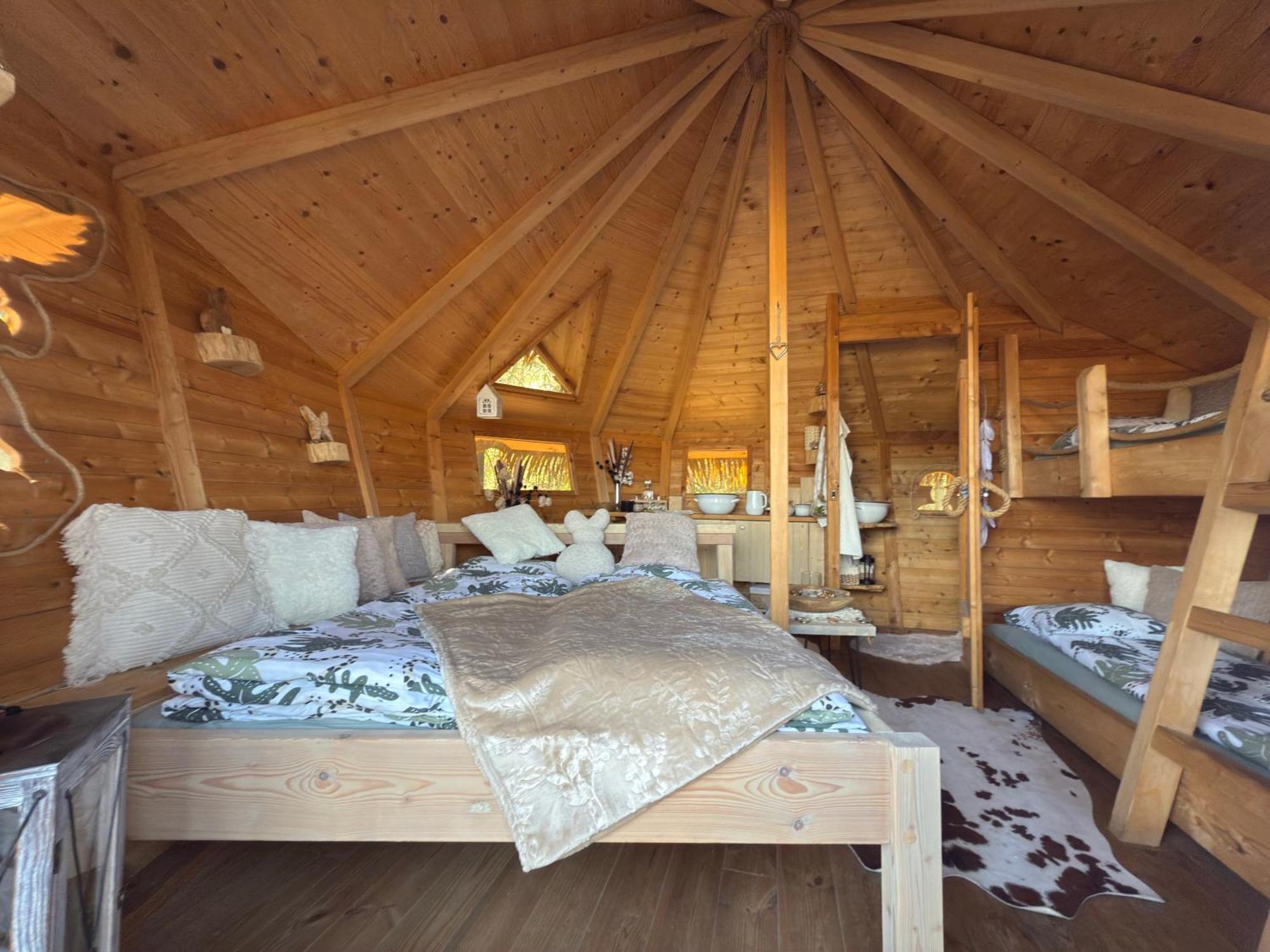 Hotel Treehouse U Rybnika Osecna Exterior foto
