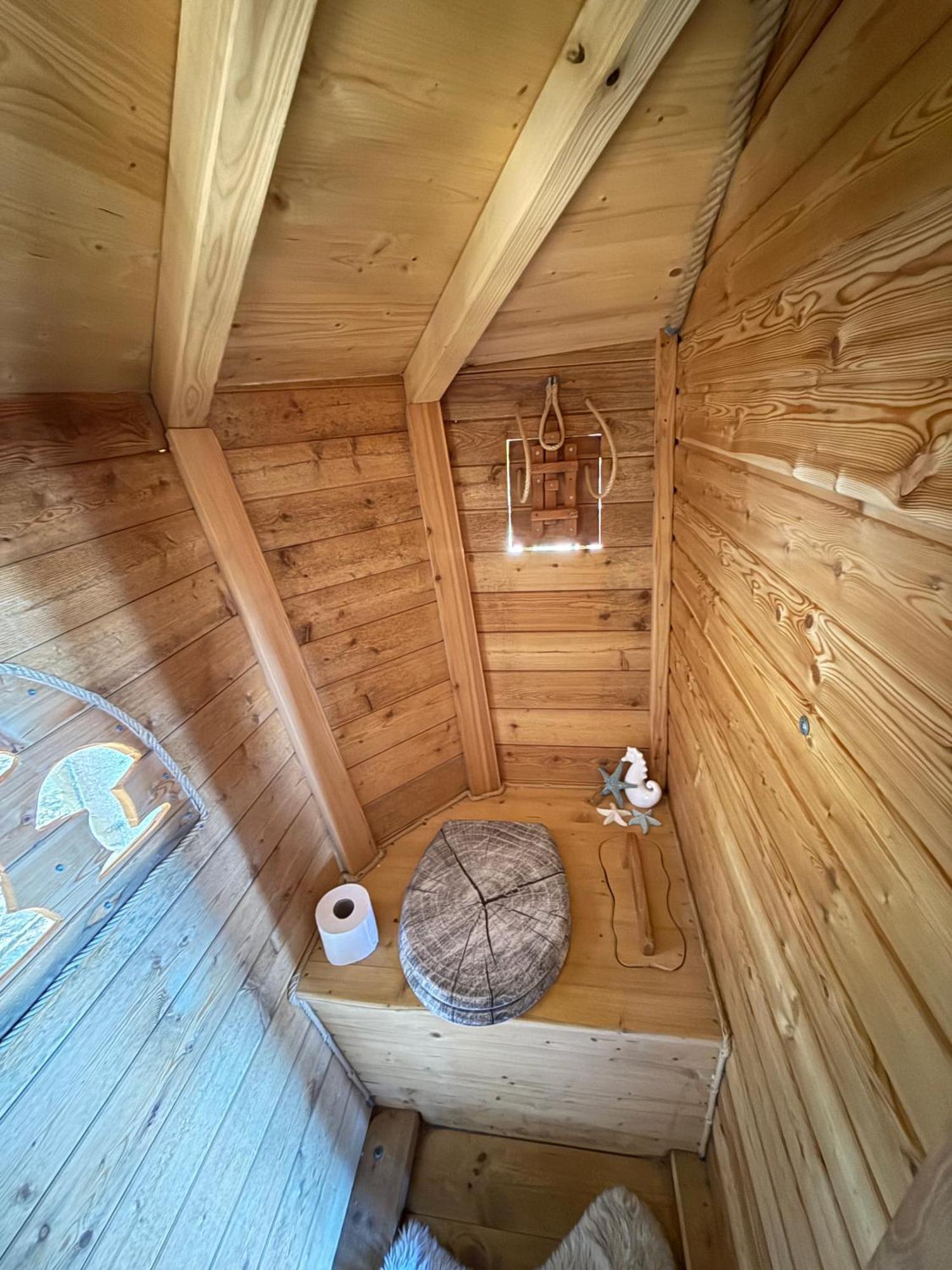 Hotel Treehouse U Rybnika Osecna Exterior foto