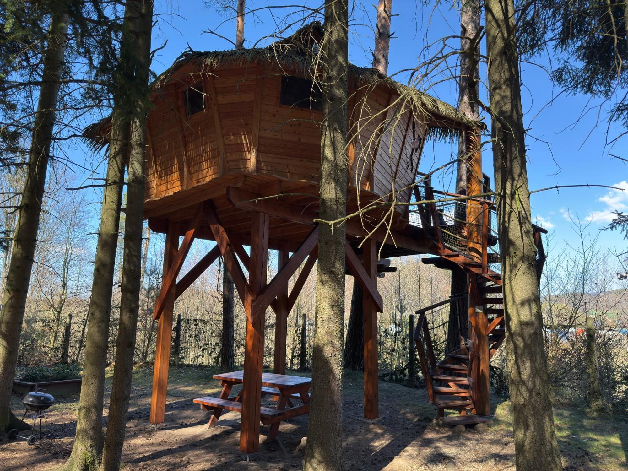 Hotel Treehouse U Rybnika Osecna Exterior foto